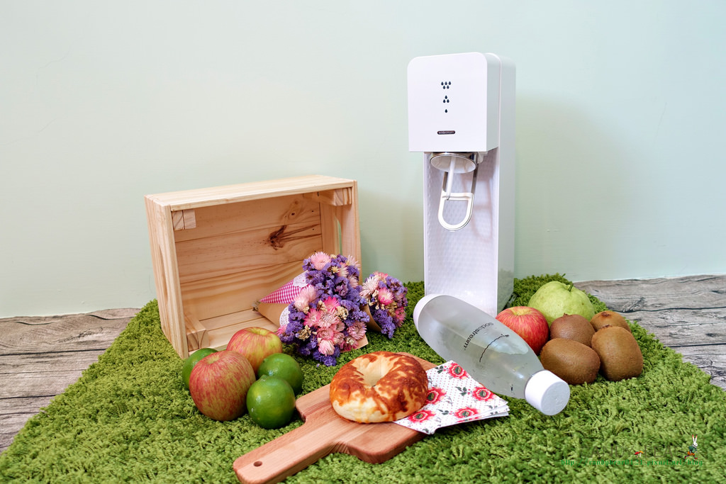 居家》氣泡水機Sodastream機型比較-SOURCE在家也能隨時來杯清涼氣泡水!炎炎夏日新玩意兒