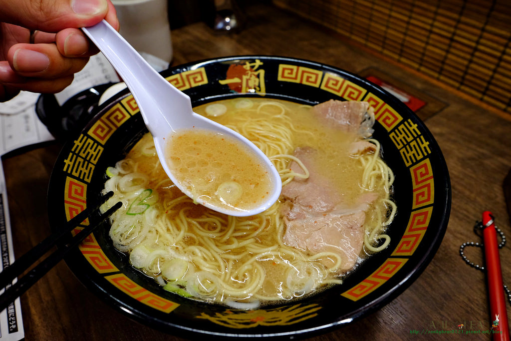 京阪美食》一蘭拉麵 梅田阪急東通店 不論日本去幾次，還是要來吃~