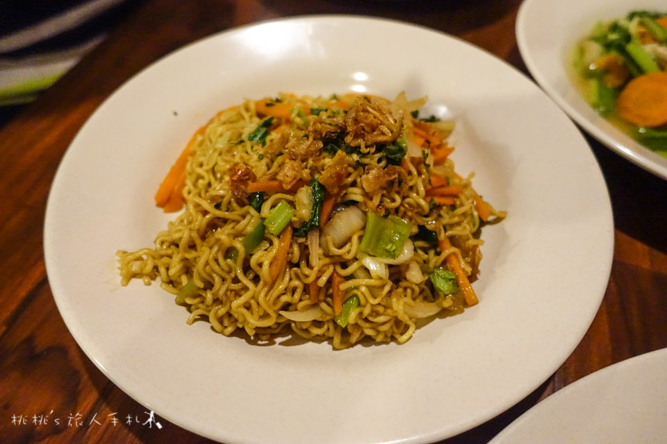 蜜月峇里島》Naughty Nuri's Warung醬烤豬肋排餐│與烏布烤豬飯齊名美食