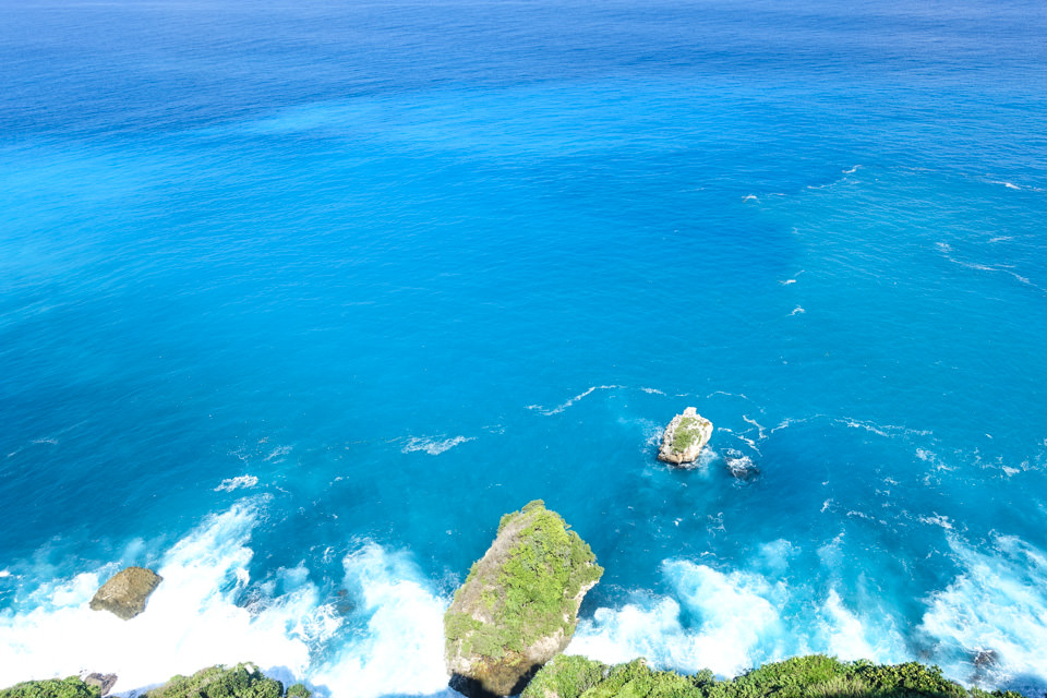 蜜月峇里島》烏魯瓦圖天際斷崖海景餐廳The edge Bali villa│享用一望無際的海景下午茶 - 第8張圖