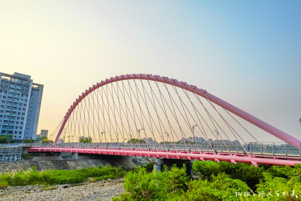 IG打卡景點》台中大坑情人橋│浪漫美景讓戀情加溫