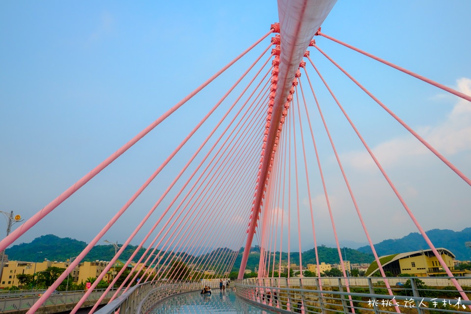 IG打卡景點》台中大坑情人橋│浪漫美景讓戀情加溫