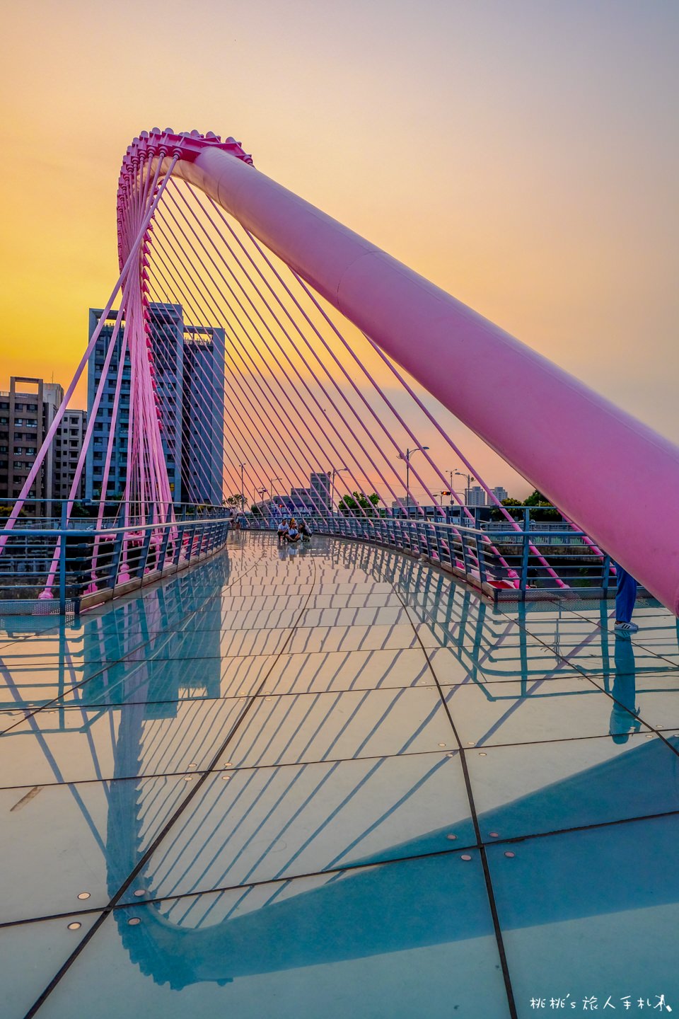 IG打卡景點》台中大坑情人橋│浪漫美景讓戀情加溫