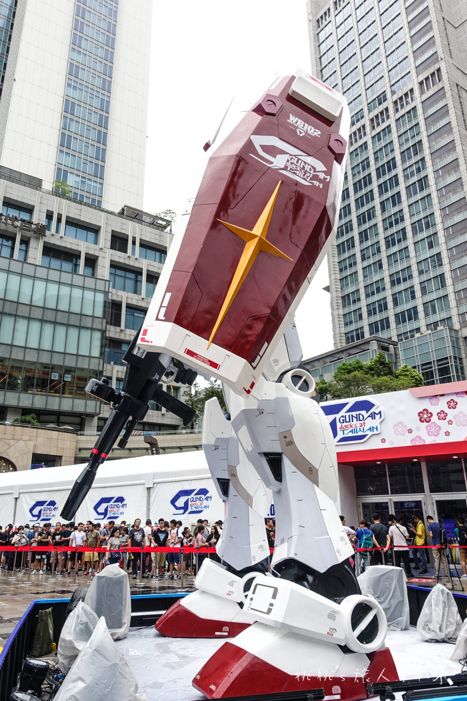 展覽》巨型鋼彈亞洲巡迴展GUNDAM docks at TAIWAN 就在統一時代百貨台北店