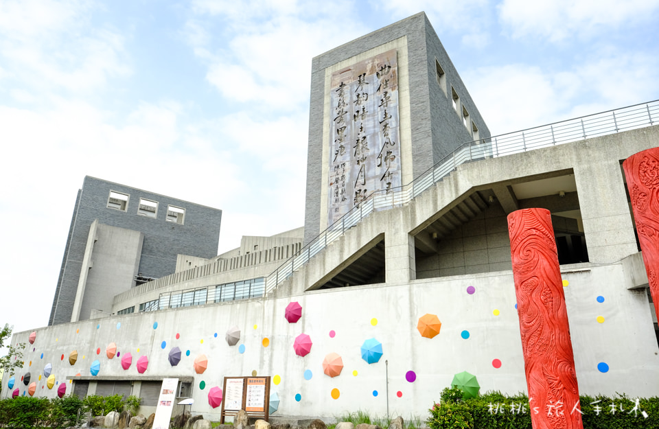 IG打卡景點》臺中市屯區藝文中心 彩色雨傘樹、雨傘牆│2017臺中花都藝術季 傘亮花博、閃耀臺中