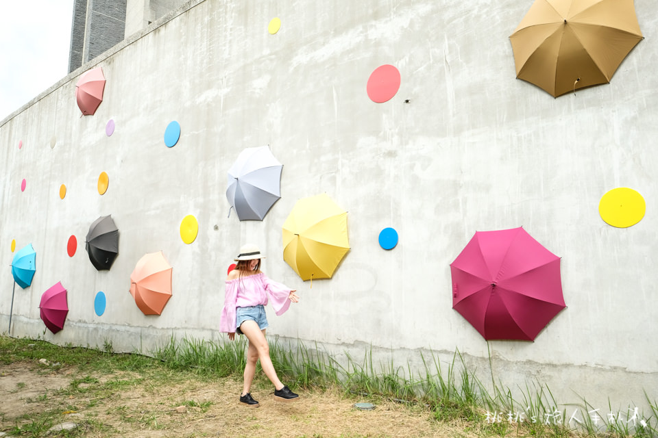IG打卡景點》臺中市屯區藝文中心 彩色雨傘樹、雨傘牆│2017臺中花都藝術季 傘亮花博、閃耀臺中