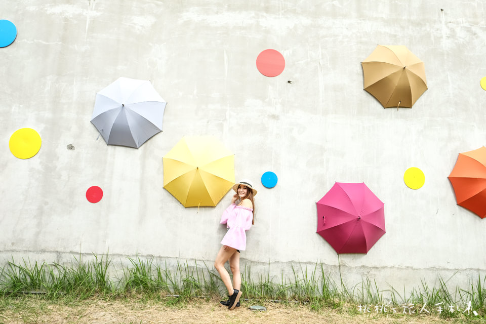 IG打卡景點》臺中市屯區藝文中心 彩色雨傘樹、雨傘牆│2017臺中花都藝術季 傘亮花博、閃耀臺中