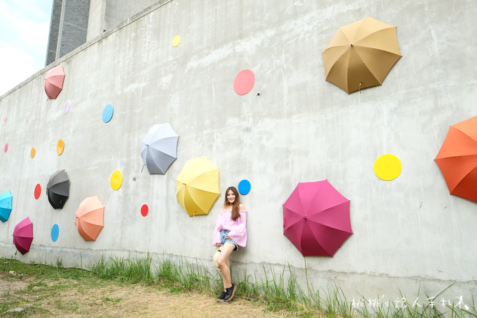 IG打卡景點》臺中市屯區藝文中心 彩色雨傘樹、雨傘牆│2017臺中花都藝術季 傘亮花博、閃耀臺中