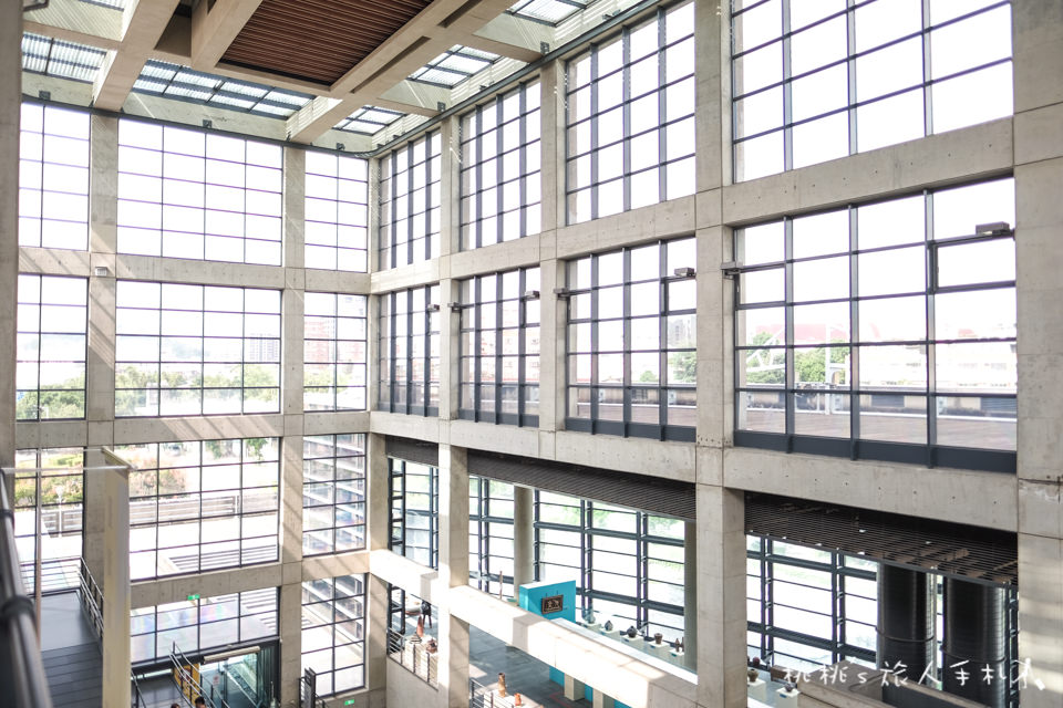 IG打卡景點》新北市立鶯歌陶瓷博物館│發現館內超美空間感隱藏景點(市民免門票)