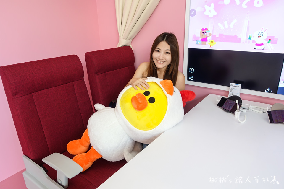 IG打卡景點》Samsung x LINE FRIENDS快閃店限時登場│跟著CHOCO一起來趟粉甜星旅程～