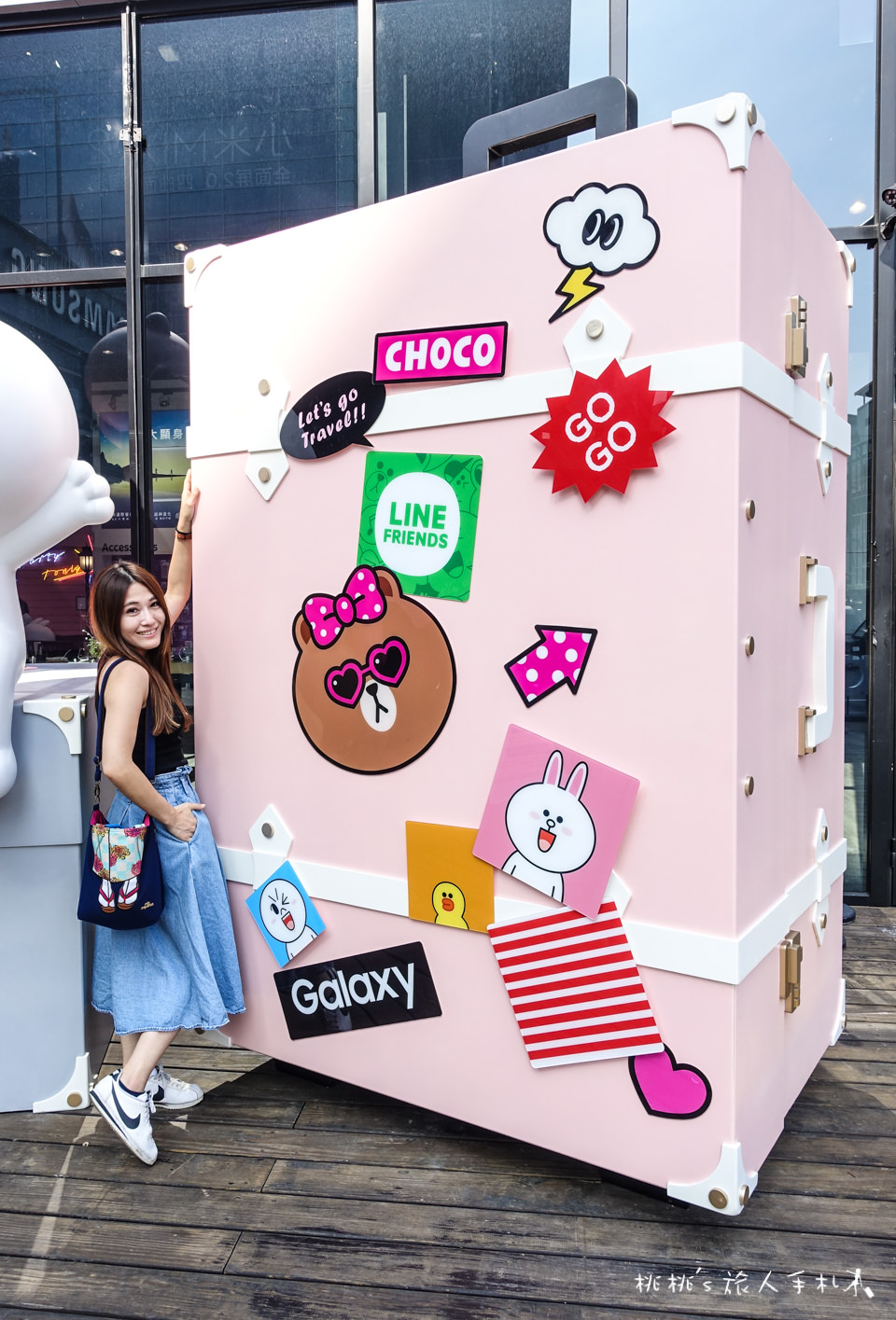 IG打卡景點》Samsung x LINE FRIENDS快閃店限時登場│跟著CHOCO一起來趟粉甜星旅程～
