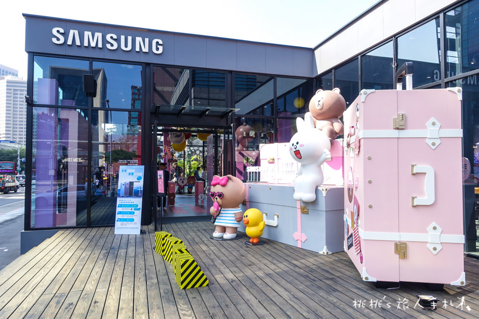 IG打卡景點》Samsung x LINE FRIENDS快閃店限時登場│跟著CHOCO一起來趟粉甜星旅程～