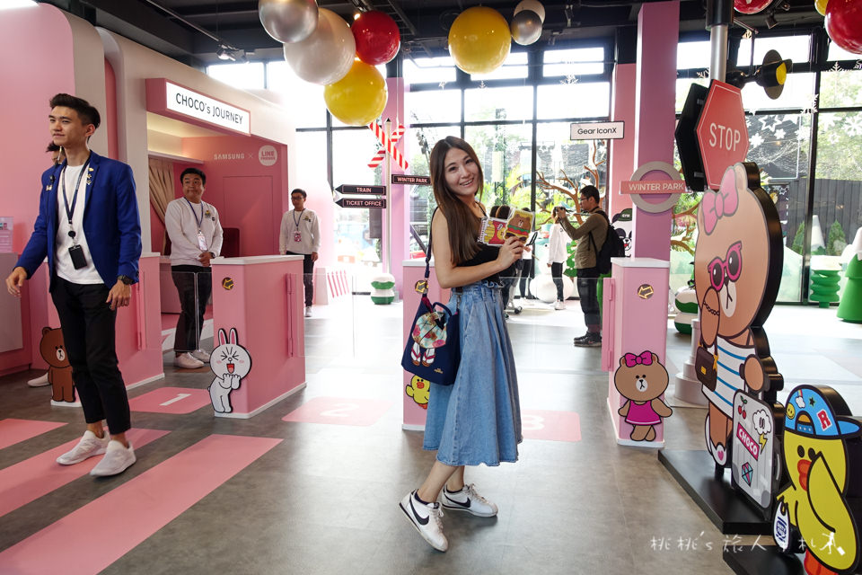 IG打卡景點》Samsung x LINE FRIENDS快閃店限時登場│跟著CHOCO一起來趟粉甜星旅程～