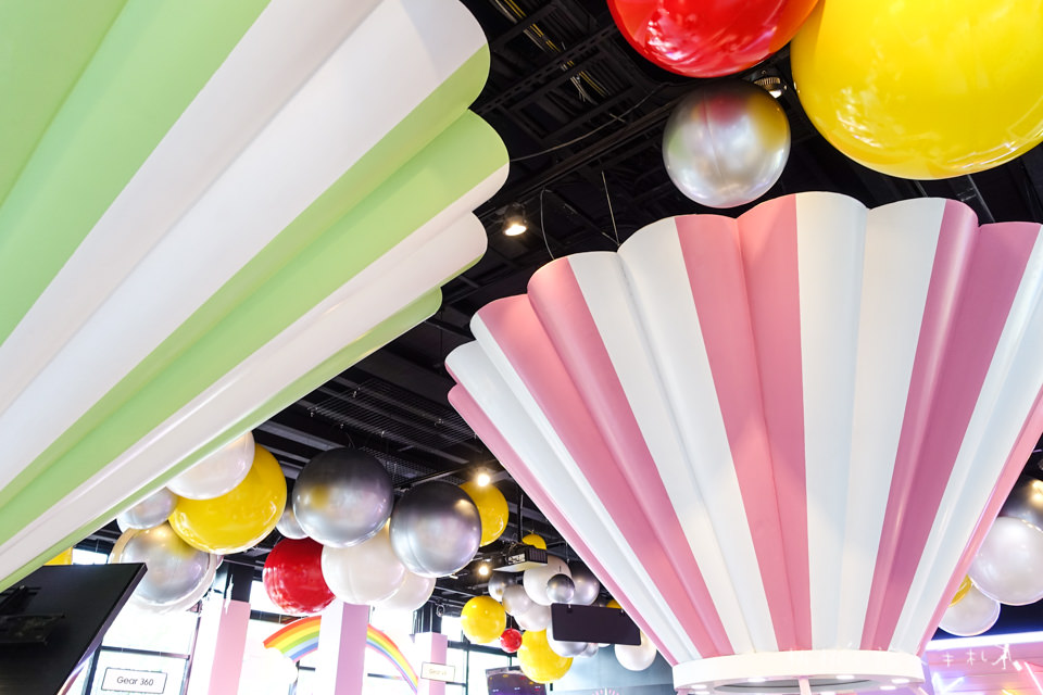 IG打卡景點》Samsung x LINE FRIENDS快閃店限時登場│跟著CHOCO一起來趟粉甜星旅程～