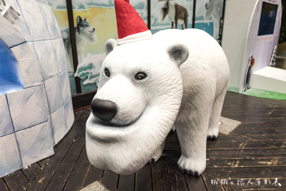 IG打卡景點》戽斗星球降臨新光三越聖誕節│耶誕萌星球把扭蛋動物變大了！