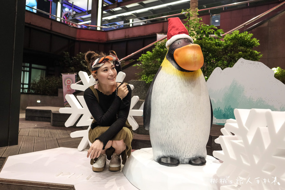 IG打卡景點》戽斗星球降臨新光三越聖誕節│耶誕萌星球把扭蛋動物變大了！