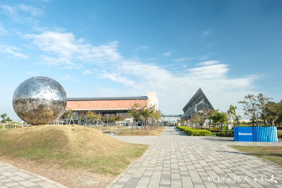 IG打卡景點》台南 國立臺灣歷史博物館│美拍天空橋.鋼鐵樹.天空階梯 網美千萬別錯過！