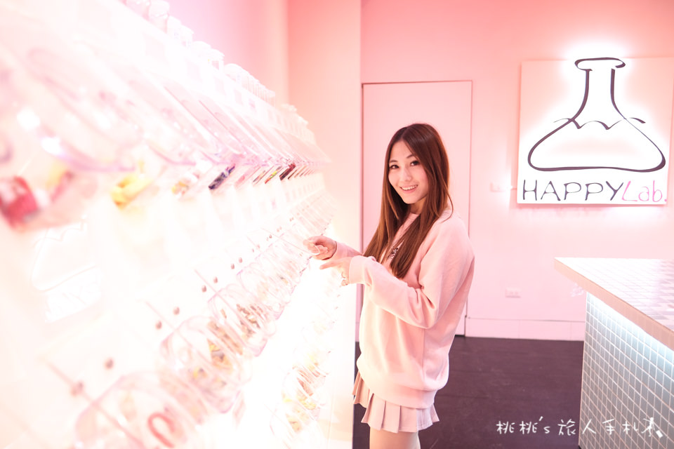 IG打卡景點》嘉義Happy Lab.糖果扭蛋店│打開粉紅販賣機大門 你就是網美！