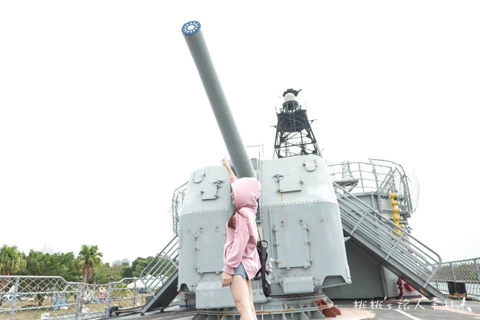 IG打卡景點》德陽艦停機坪 成網美外拍景點│台南安平定情碼頭