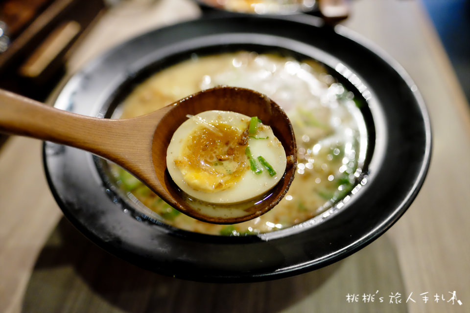 台北美食》樂麵屋 西門店│推薦菜單：辣辣豚骨拉麵