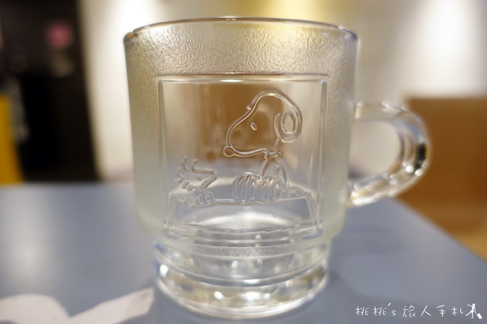 限時搶購》麥當勞史努比光雕玻璃對杯 陪你過新年!!│開箱分享！