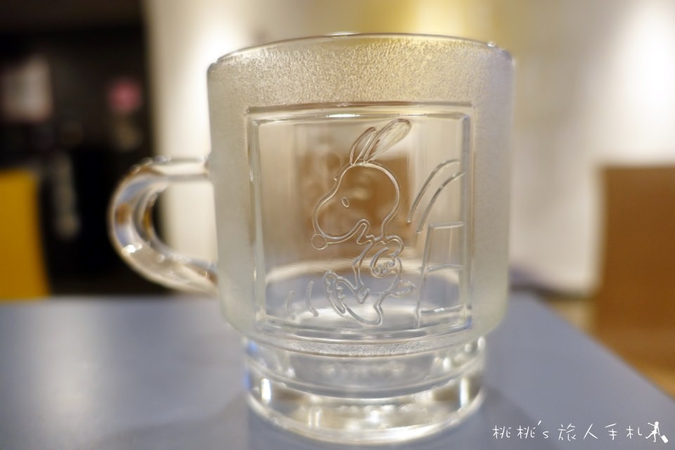 限時搶購》麥當勞史努比光雕玻璃對杯 陪你過新年!!│開箱分享！