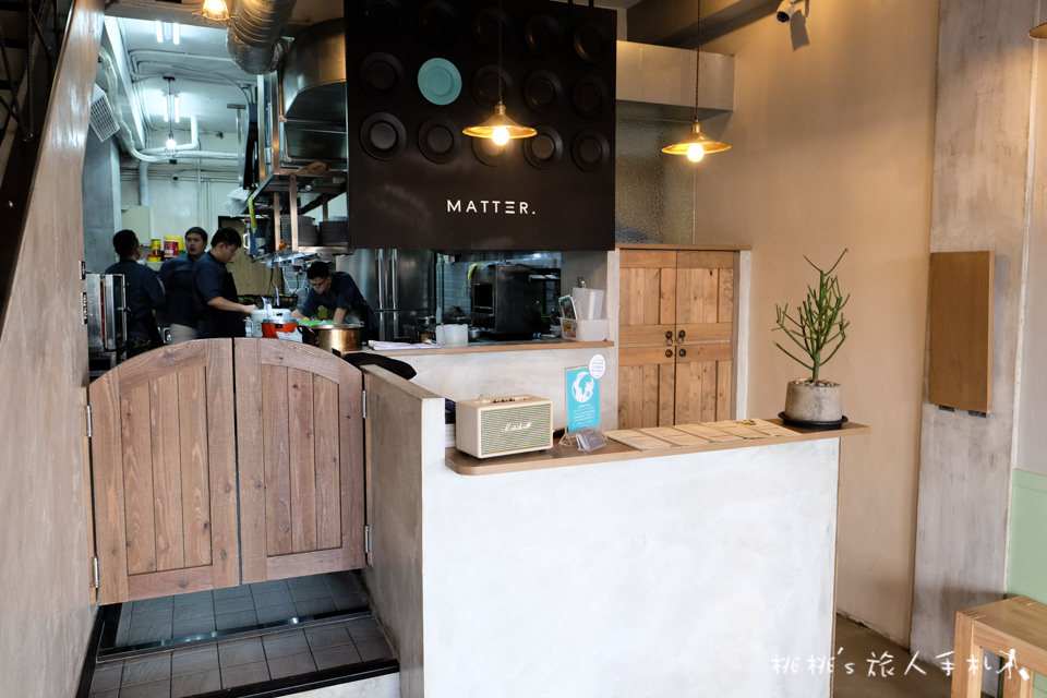 IG打卡餐廳》MATTER CAFE│板橋捷運新埔站 網美早午餐 乾燥花帷幕超美！