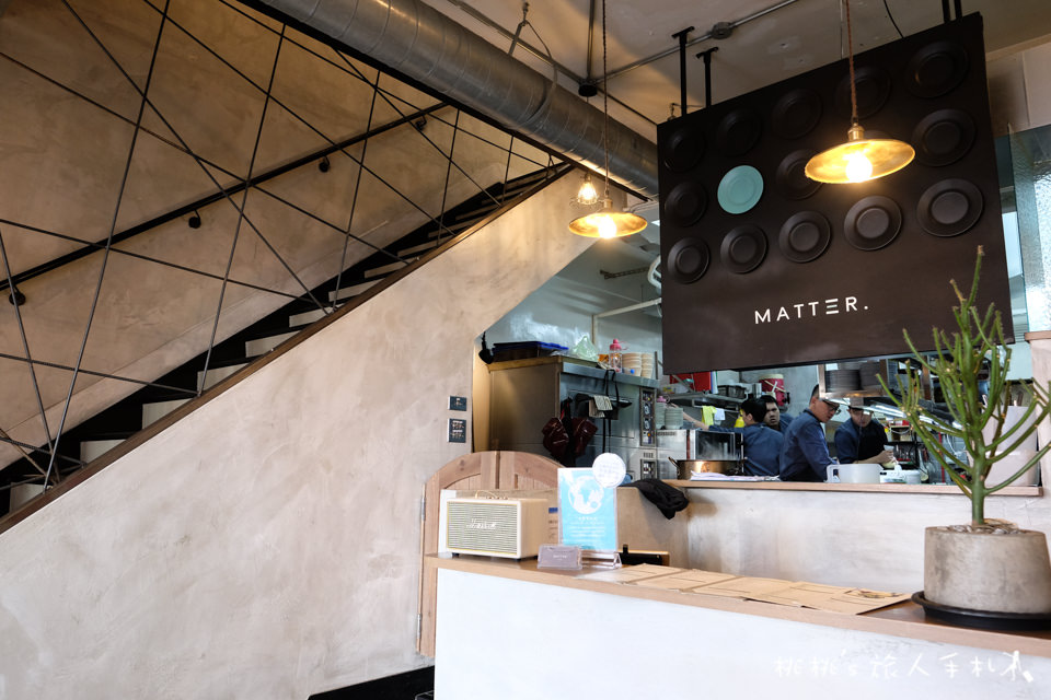 IG打卡餐廳》MATTER CAFE│板橋捷運新埔站 網美早午餐 乾燥花帷幕超美！