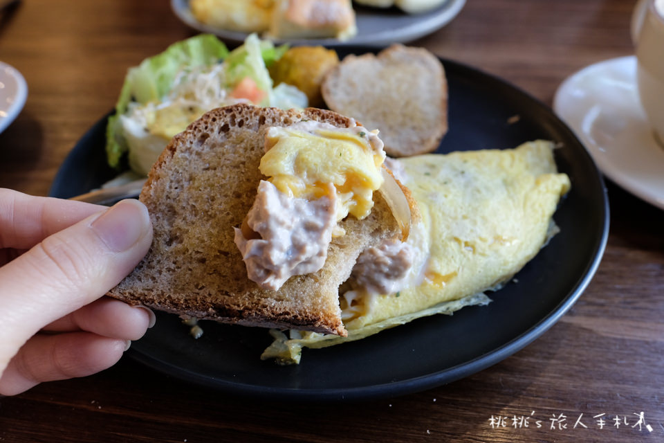 IG打卡餐廳》MATTER CAFE│板橋捷運新埔站 網美早午餐 乾燥花帷幕超美！