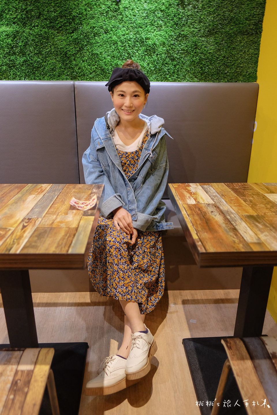 IG打卡餐廳》Bee Burger快樂蜂│板橋網美早餐店 黃色販賣機門前拍一波吧！