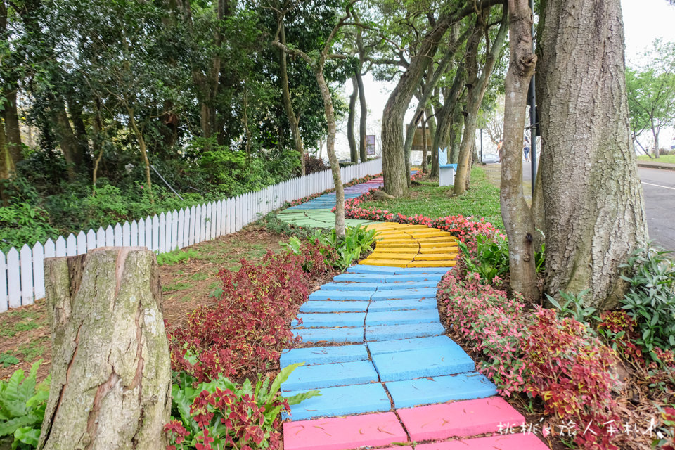 IG打卡景點》桃園大溪花海農場│摩艾石像與我在復活節島