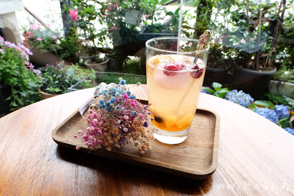 IG打卡餐廳》新竹花牆咖啡廳 荷芙亭│網美早午餐 下午茶 花漾登場！
