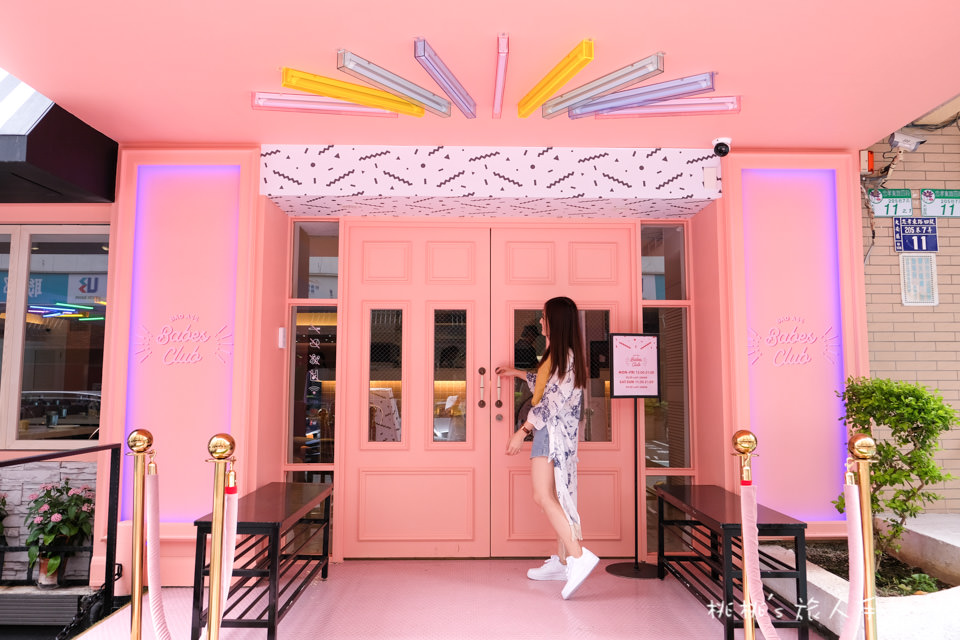 IG打卡餐廳》Dazzling Cafe 蜜糖吐司│網美概念店Badass Babes Club粉紅登場！