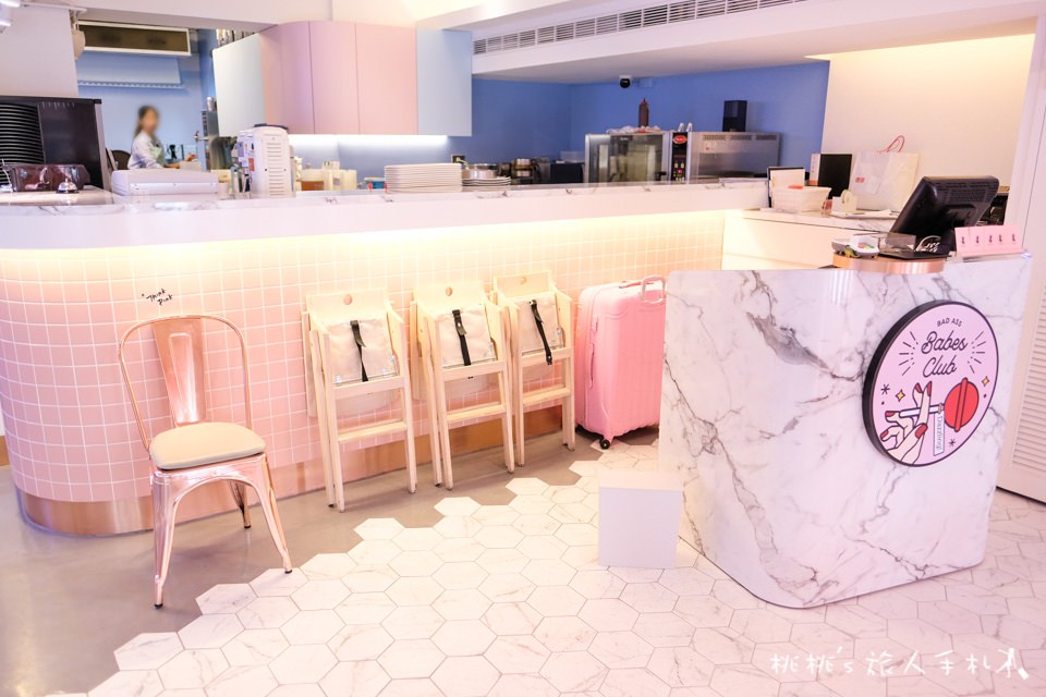 IG打卡餐廳》Dazzling Cafe 蜜糖吐司│網美概念店Badass Babes Club粉紅登場！