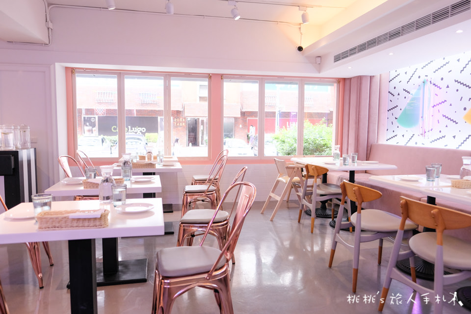 IG打卡餐廳》Dazzling Cafe 蜜糖吐司│網美概念店Badass Babes Club粉紅登場！