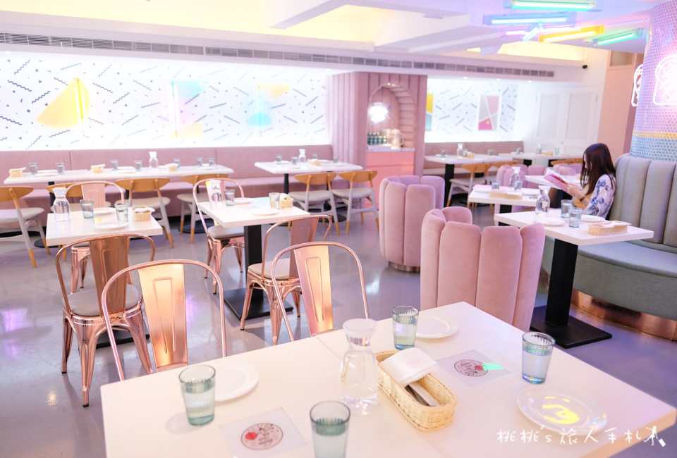 IG打卡餐廳》Dazzling Cafe 蜜糖吐司│網美概念店Badass Babes Club粉紅登場！