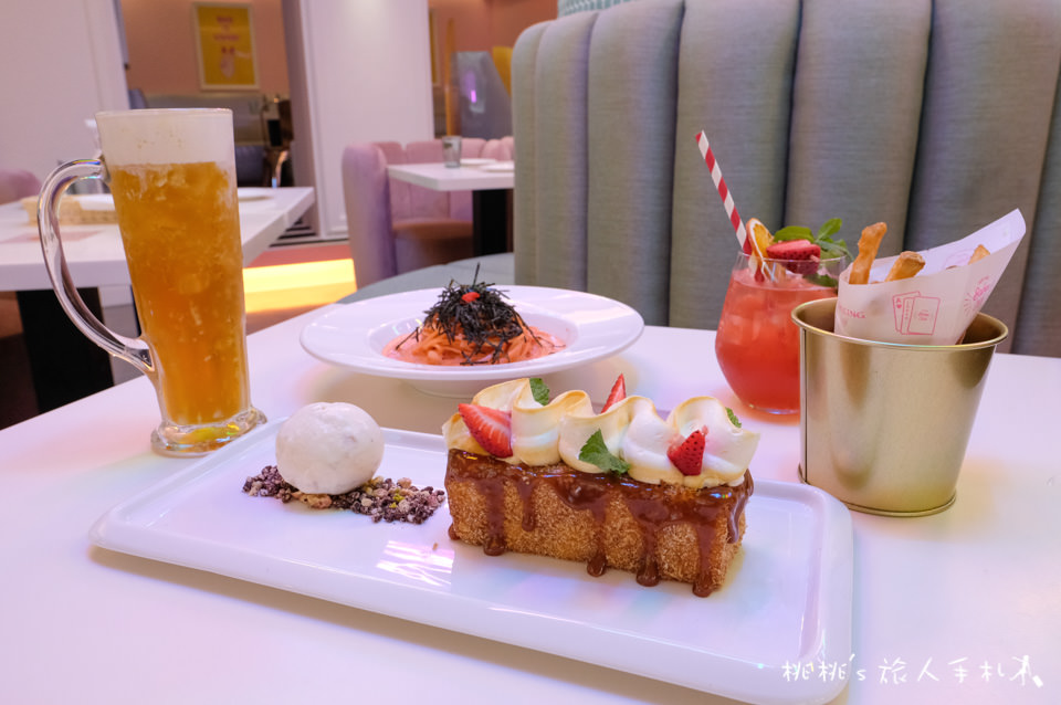 IG打卡餐廳》Dazzling Cafe 蜜糖吐司│網美概念店Badass Babes Club粉紅登場！