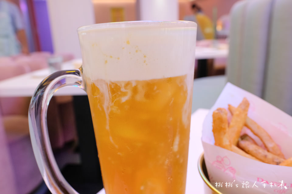 IG打卡餐廳》Dazzling Cafe 蜜糖吐司│網美概念店Badass Babes Club粉紅登場！