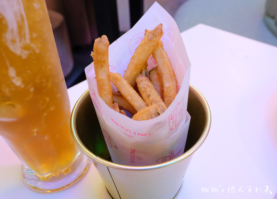 IG打卡餐廳》Dazzling Cafe 蜜糖吐司│網美概念店Badass Babes Club粉紅登場！