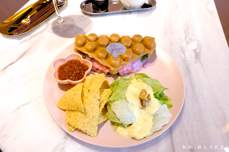 桃園打卡美食》圖漾2Yum Cafe'│彩虹起司瀑布 夢幻到無法招架！