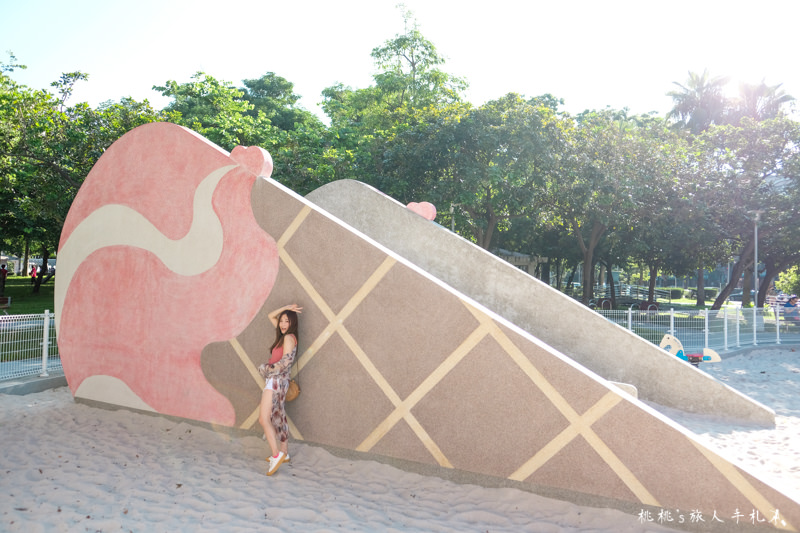 台中打卡景點》福星公園 粉紅冰淇淋溜滑梯│網美角度這樣拍最美！