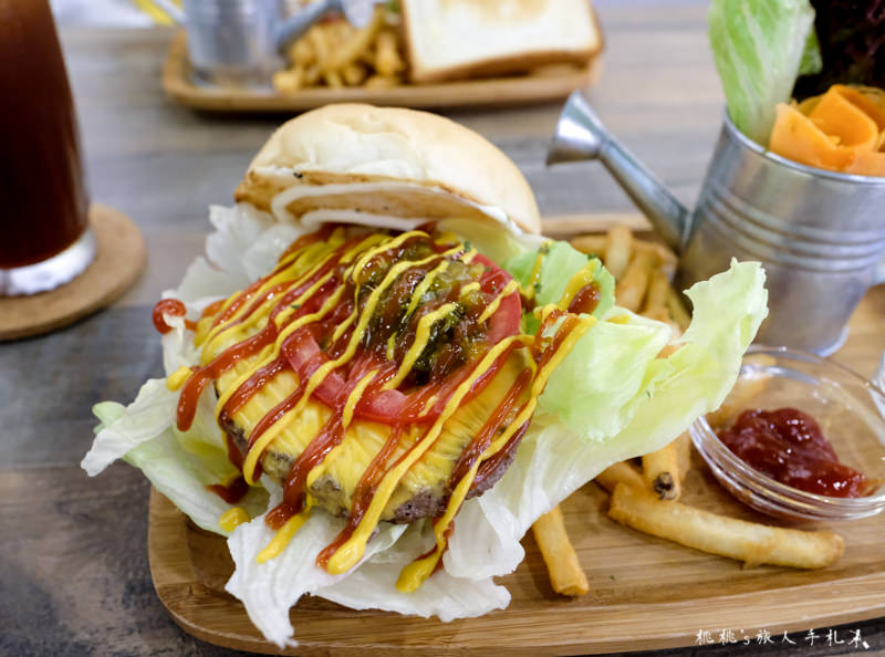板橋早午餐》植人 Planter Brunch 工業風綠色叢林│台北打卡餐廳推薦！