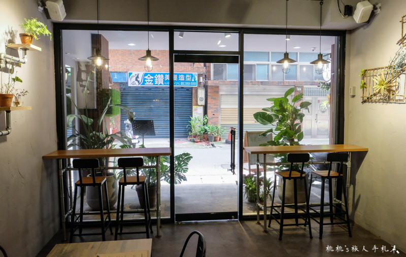 板橋早午餐》植人 Planter Brunch 工業風綠色叢林│台北打卡餐廳推薦！