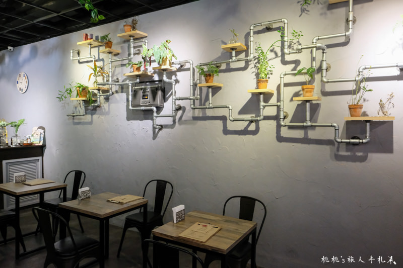 板橋早午餐》植人 Planter Brunch 工業風綠色叢林│台北打卡餐廳推薦！
