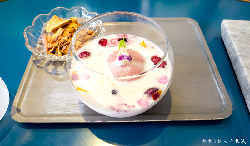 桃園打卡美食》中壢Glück咖啡廳│花漾奢華的夢幻下午茶