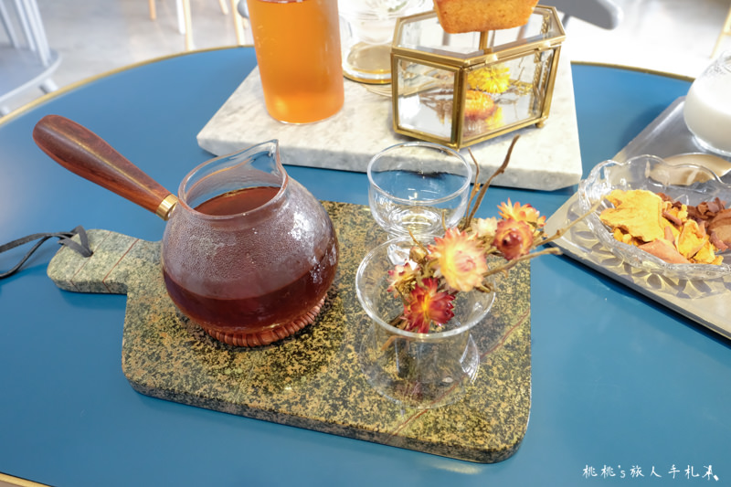 桃園打卡美食》中壢Glück咖啡廳│花漾奢華的夢幻下午茶