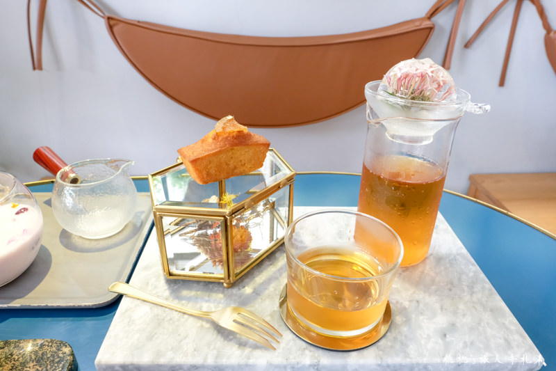 桃園打卡美食》中壢Glück咖啡廳│花漾奢華的夢幻下午茶