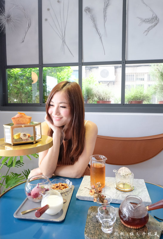 桃園打卡美食》中壢Glück咖啡廳│花漾奢華的夢幻下午茶