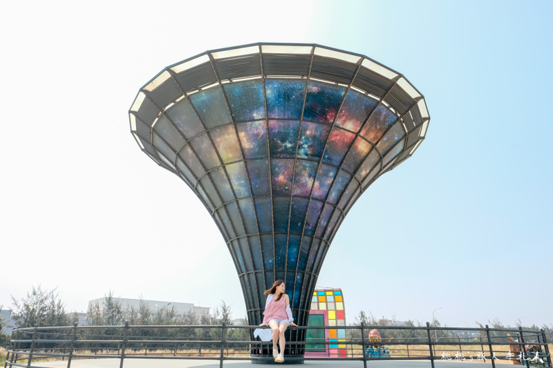 彰化打卡景點》鹿港宇宙塔│燈會過後 白天一樣璀璨耀眼