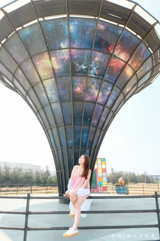 彰化打卡景點》鹿港宇宙塔│燈會過後 白天一樣璀璨耀眼